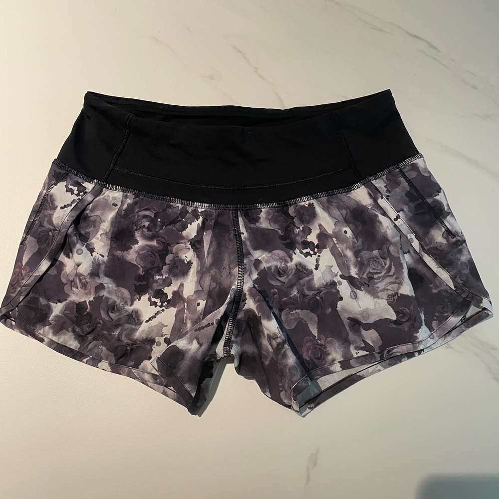 Lululemon Speed Up short 2.5"